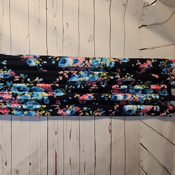 Floral‎ Maxi Dress - Picture 2 of 7